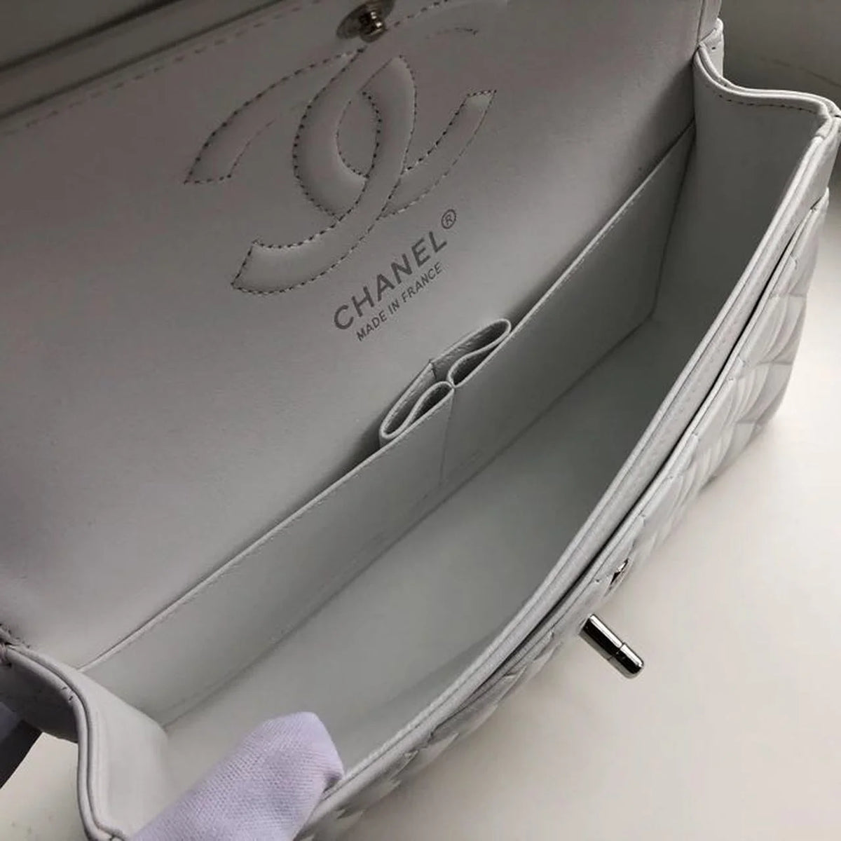 White Classic HandBag G6586
