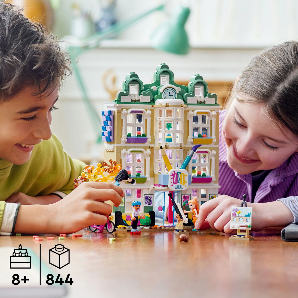 Arts & Crafts Toy with 3 Mini-Dolls K447052